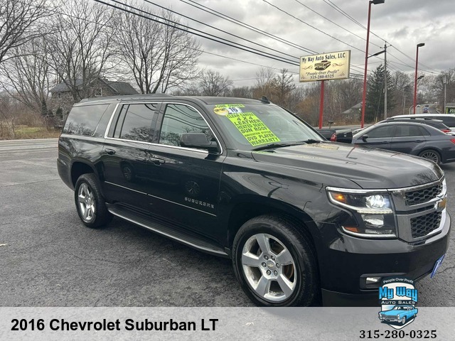 2016 Chevrolet Suburban LT's photo